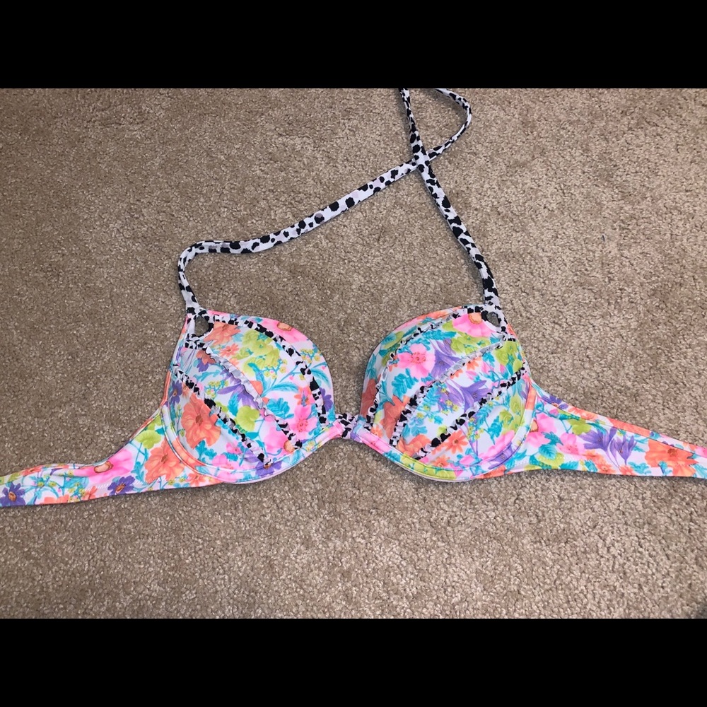 Adorable VS Push up bikini